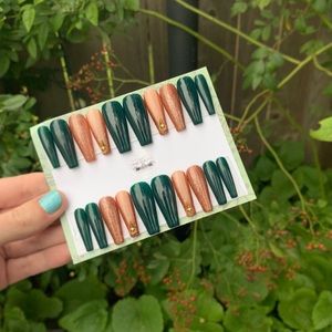 👑REGAL👑 ONE SIZE FITS ALL